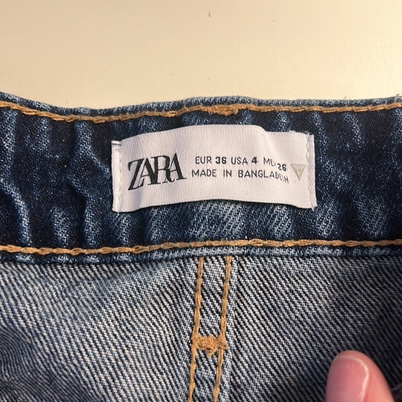 Dark wash zara shorts - Picture 3 of 3